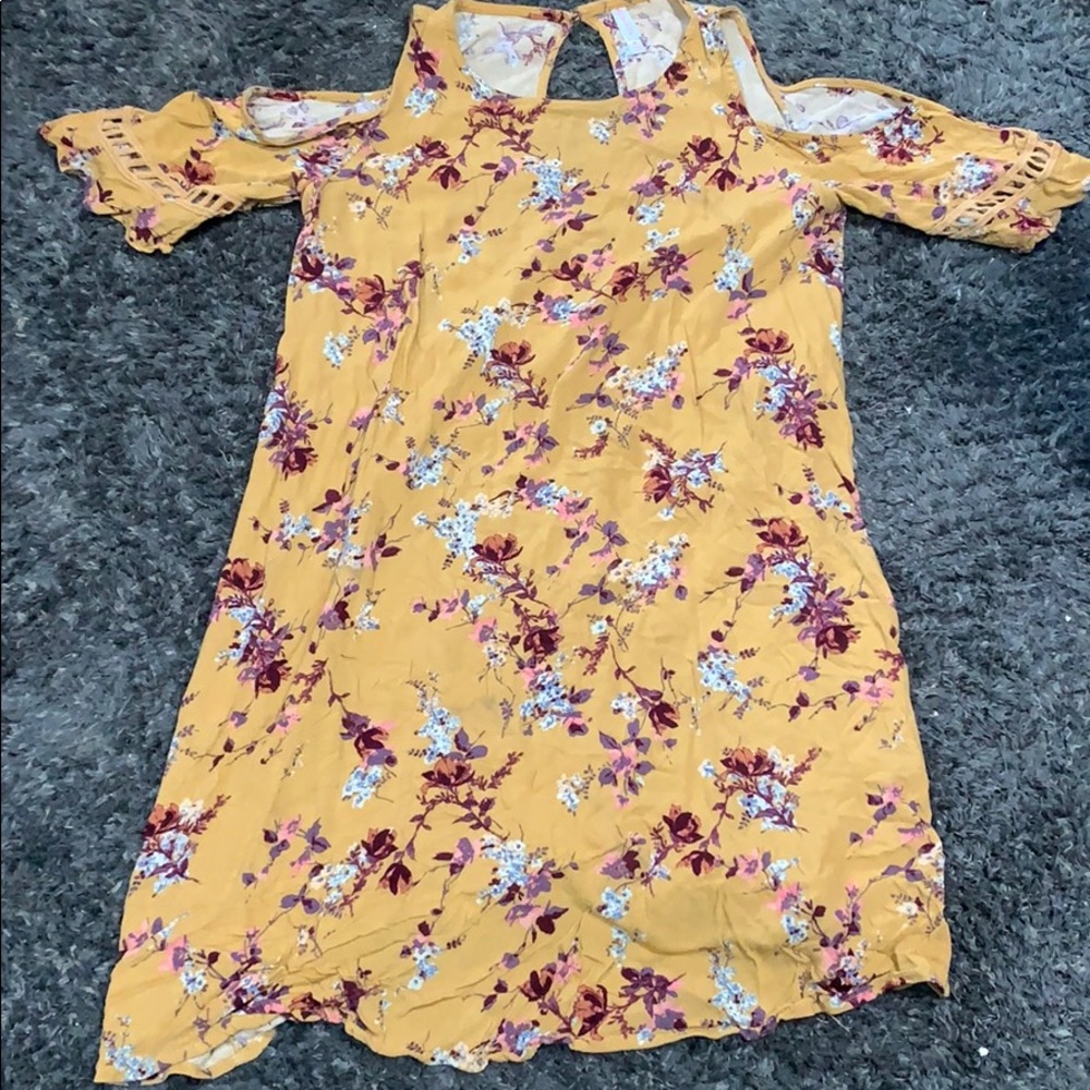 Cute summer dress with shoulder cut outs